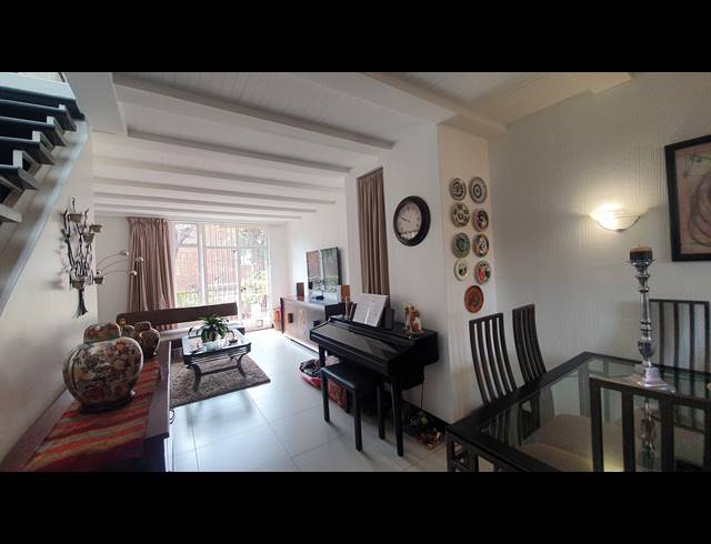 2 BEDROOM TOWNHOUSE SOLD IN THE HILL